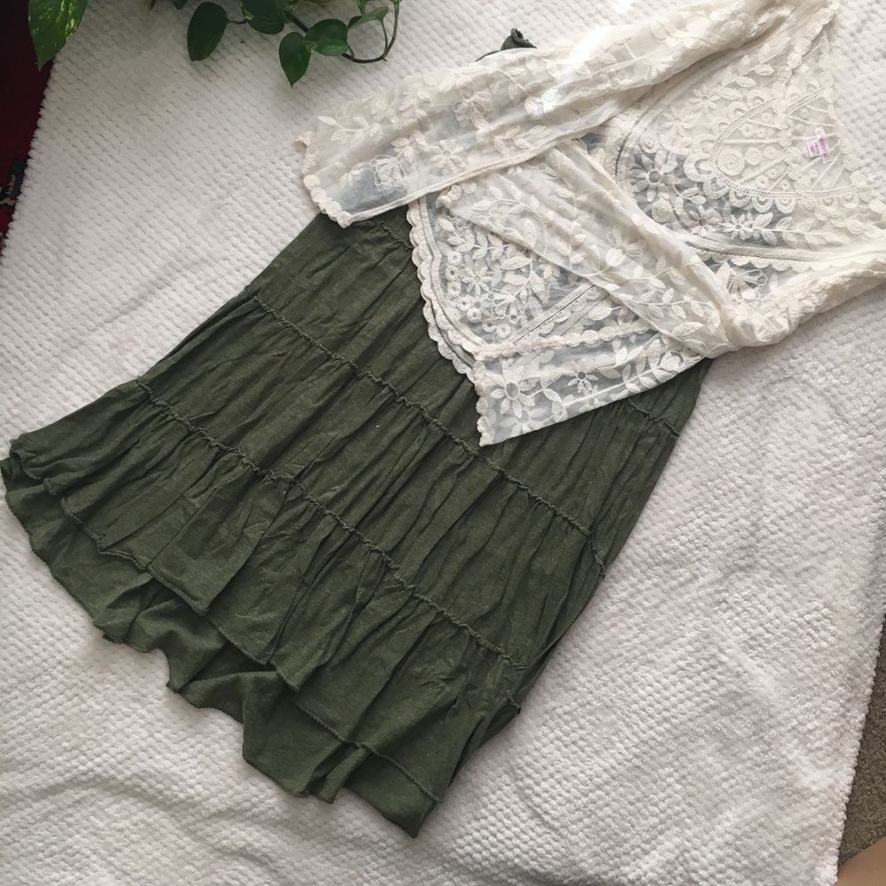 BOGO🍾 • AMERICAN EAGLE green maxi skirt
